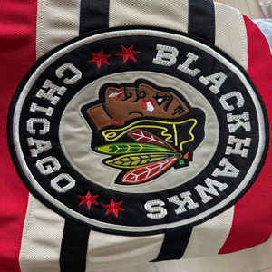 2025-2026メンズシカゴアイスホッケージャージ卸売98コナーとBEDARD 88 KANE高品質完全に刺繍入りアイスホッケースーツ - Product Image 4