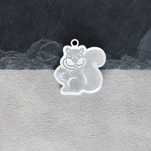 Qiandi Golden <span class=keywords><strong>Squirrel</strong></span> Holding <span class=keywords><strong>Acorn</strong></span> colgante collar para damas, acero inoxidable lindo Animal DIY accesorio - Product Image 3