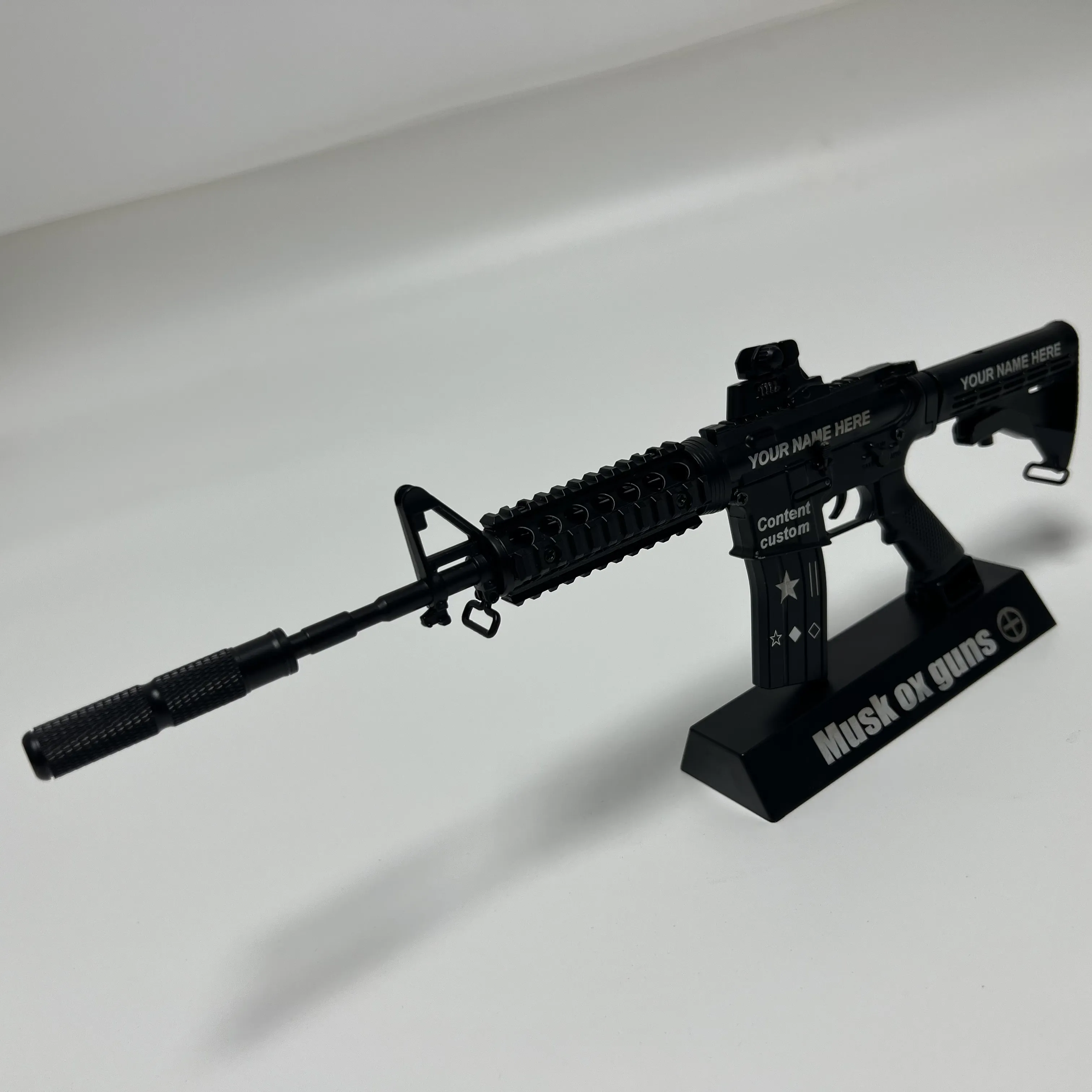 Metal lazer gravür özelleştirmek Mini silah modeli oyuncak