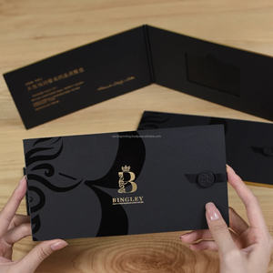 Porte-cartes de visite de luxe personnalisé en carton avec impression offset, finition dorée, logo sur le bord, aimant et impression « Merci » - Product Image 1