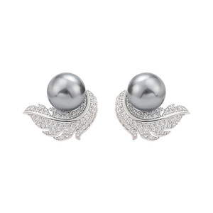 Boucles d'oreilles rondes en plumes pour femmes, design inspiré de la nature, accessoires d'oreille pour un usage quotidien - Product Image 6