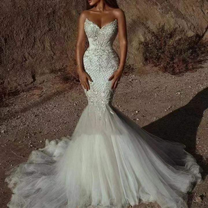 Abito da sposa Sexy in pizzo di lusso con perline senza maniche da sposa su misura - Product Image 1