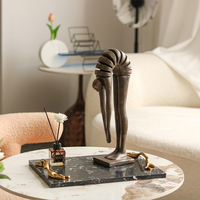 Sculptures de maison au design moderne Décoration de statue Sculpture moderne en résine Décoration artistique Décoration intérieure