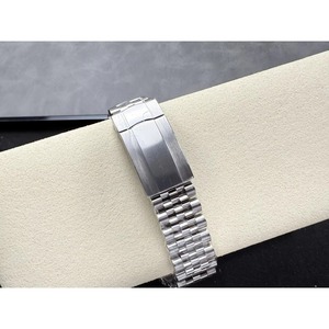 Reloj mecánico de primera calidad, platino y acero inoxidable perfectamente integrados para presentar un efecto visual sofisticado y noble. - Product Image 5