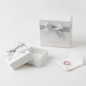 Estuche Rígido <span class=keywords><strong>de</strong></span> EVA para 2 Relojes con Tapa Extensible Antipolvo, Diseño OEM <span class=keywords><strong>de</strong></span> Fábrica, Caja <span class=keywords><strong>de</strong></span> Papel para Joyería - Product Image 1