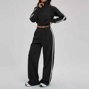 Nouvel ensemble <span class=keywords><strong>de</strong></span> survêtement élégant pour <span class=keywords><strong>femme</strong></span>, collection Printemps 2026, avec haut et pantalon <span class=keywords><strong>de</strong></span> <span class=keywords><strong>sport</strong></span> décontractés à blocs <span class=keywords><strong>de</strong></span> couleur, idéal pour le jogging et la détente. - Product Image 2