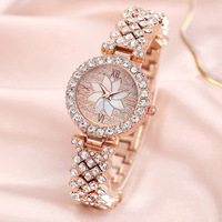 Montre à quartz de luxe pour femmes avec diamant petit cadran et bracelet montre à quartz en diamant créative montre à chaîne pour filles