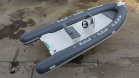 Bateau pneumatique rigide en fibre de verre RIB 550B pour loisirs nautiques, fourni par l'usine
