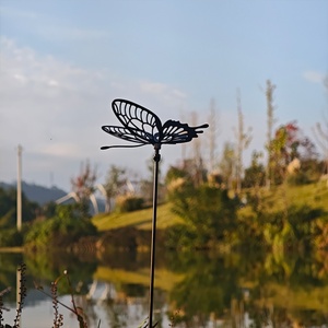 Ornements de jardin en métal noir, sculpture d'oiseau, motif animal, pour extérieur, avec bouquet décoratif, finition polie, vente en gros, Green the Easy Flowers - Product Image 3