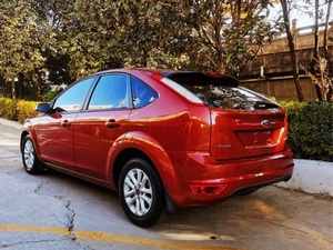 En stock, vente flash, <span class=keywords><strong>Ford</strong></span> <span class=keywords><strong>Focus</strong></span> 1.8T 2013 <span class=keywords><strong>2014</strong></span> 2015, <span class=keywords><strong>prix</strong></span> bas, voiture d'<span class=keywords><strong>occasion</strong></span>, voiture compacte, voitures d'<span class=keywords><strong>occasion</strong></span> pour les voyages en famille, à vendre - Product Image 4