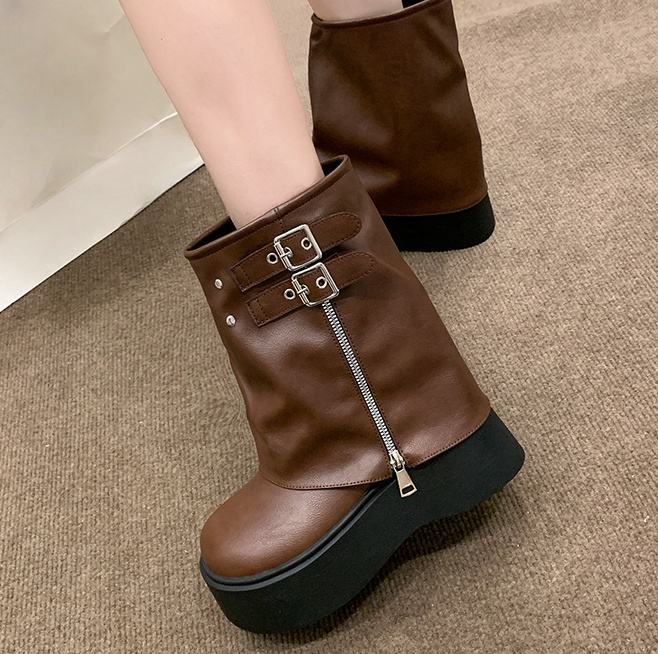 สีน้ำตาล