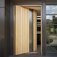 Porte en bois massif de type européen à pivot central
