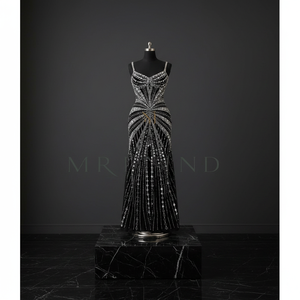 Robe de soirée élégante en soie pour femme, avec strass noirs, bretelles spaghetti, pour occasions spéciales - Product Image 1