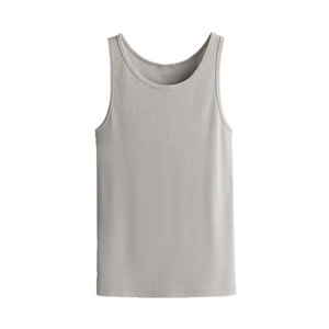 เสื้อกล้ามออกกำลังกายน้ำหนักเบาสำหรับผู้ชาย ผลิตจากผ้าแห้งเร็ว ทรงพอดีตัว พร้อมตะเข็บเสริมที่ไหล่ - Product Image 1