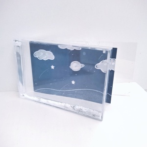 <span class=keywords><strong>2022</strong></span> populaire 4*6 <span class=keywords><strong>pouces</strong></span> clair acrylique Photo cadres photo liquide paillettes effet personnalisé marque privée Logo matière plastique - Product Image 4