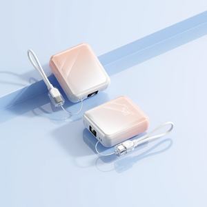 Chargeur portable haute capacité avec logo personnalisé 20000mAh 10000mAh, charge rapide 22.5W, affichage LED, câbles intégrés - Product Image 5