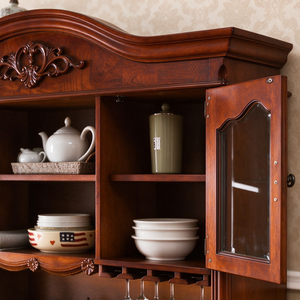 Credenza Classica Americana in Legno Massello con Vetrina, Mobile Vintage per Sala da Pranzo con Porta Bottiglie e Ante in Vetro - Product Image 3