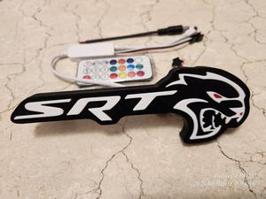 Upgrade Emblem Grille LED Cat Head SRT untuk Dodge Challenger Hellcat Chrysler 300 dengan Kontrol Ganda Bluetooth Remote - Product Image 2