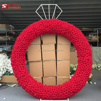 Décoration d'événements de mariage, support métallique en forme de S rouge personnalisé, toile de fond florale, cadre de scène métallique pour mariage