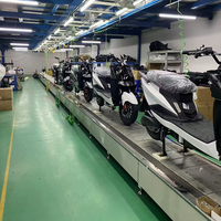 Ligne d'assemblage de motos semi-automatique à haut rendement, économique et efficace, avec convoyeurs à chaîne à lattes