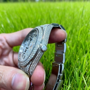 Reloj Automático de Lujo con Moissanita VVS1 de 41 mm, Color D, Plateado, Hecho a Mano - Product Image 4