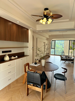 Wohnzimmer Maßgefertigter Holzmaserung-Sperrholz Esszimmerschrank |   Moderne Design-Lösung für Lebensmittelaufbewahrung und -präsentation der Marke HNSJ