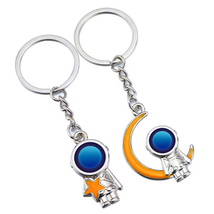 Portachiavi 3D Fatto a Mano con Astronauta, <span class=keywords><strong>Robot</strong></span> Spaziale, Regalo per Coppie, Idea Regalo per San Valentino - Product Image 2