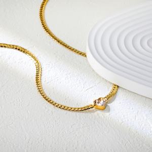 Nouveau Collier Chaîne Cubaine Plate et Épaisse en Acier Inoxydable Plaqué Or PVD, avec Cœur Vert en Zircon, pour Femme - Product Image 5