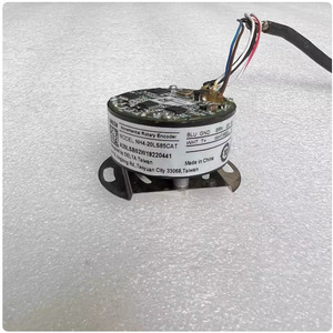 Encodeur rotatif incrémental Delta NH4-20LS65CZT, type de connecteur pour applications servo - Product Image 2