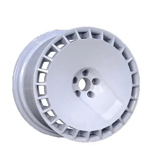 White pie shaped double-piece forged wheel hub is suitable for Mercedes-Benz w210 w240 w211 and other models