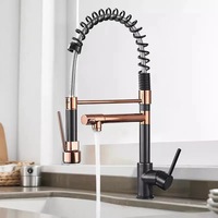 Robinet de cuisine commercial mitigeur pivotant à 360 ° robinet de pulvérisation flexible col de cygne mélangeur d'évier pour une utilisation au restaurant