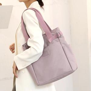 Tas Selempang Bahu Nylon Fashion Custom, Kapasitas Besar, Tas Tote Warna Solid, Tas Tangan Kasual Wanita - Product Image 5