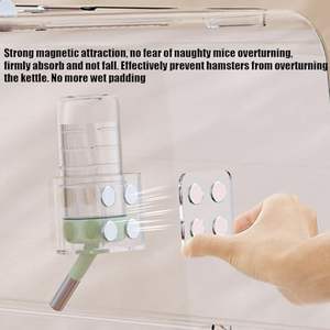 Porte-bouteille d'eau magnétique en acrylique <span class=keywords><strong>Support</strong></span> de <span class=keywords><strong>fontaine</strong></span> <span class=keywords><strong>à</strong></span> boire Hamster Petit <span class=keywords><strong>support</strong></span> magnétique pour mangeoire pour animaux de compagnie - Product Image 3