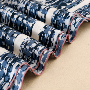 Nuova sciarpa di seta fatta a mano per adulti 14mm Twill seta con stampa digitale 90 sciarpa quadrata di seta con bordo arricciato da donna - Product Image 4