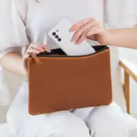 Pochette de maquillage simple à fermeture éclair, grande capacité, en cuir PU avec logo personnalisé et lettres brodées