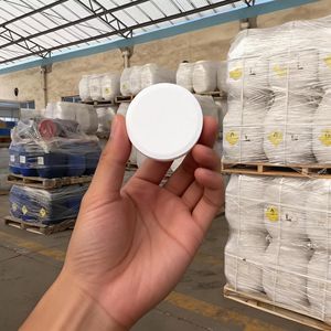 Comprimés de chlore pour piscine 90% TCCA 3 pouces, comprimés de désinfection au chlore, comprimés de <span class=keywords><strong>purification</strong></span> de l'<span class=keywords><strong>eau</strong></span> de piscine - Product Image 4