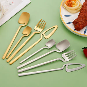 تخفيضات كبيرة على طقم أدوات مائدة من الفولاذ المقاوم للصدأ سكين أواني مائدة غربية مبتكرة طقم أدوات مائدة معلقة ذهبية للحفلات - Product Image 1