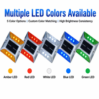 Borne de signalisation routière solaire IP68 en aluminium avec LED intégrée, réflecteur prismatique œil de chat haute intensité, visibilité 800m pour la circulation autoroutière