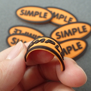 Nhiều Phong Cách Dập Nổi Vá Đầy Màu Sắc Mềm <span class=keywords><strong>Silicon</strong></span> PVC Huy Hiệu 3D Cao Su Truyền Nhiệt Logo Silicone Tùy Chỉnh Nhãn - Product Image 4