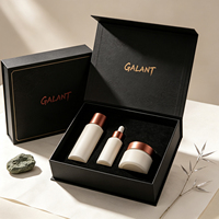 Coffret de luxe réutilisable noir en forme de livre avec fermeture magnétique, doublure en éponge, finition mate recyclée, personnalisable pour produits cosmétiques et soins de la peau