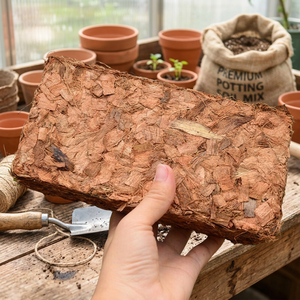 Eco2go Vietnam High Quality Organic Coconut Coir Chip Block-Eco-Friendly Biodegradable High Water Retention Plant Planting - Product Image 1