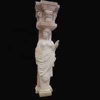 Statue en pierre blanche sculptée à la main, design de pilier de maison ornemental
