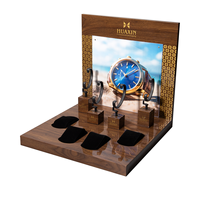 Kits de présentation de collection de montres-bracelets de vitrine de tour de conception professionnelle affichage de montre de luxe brillant en bois personnalisé