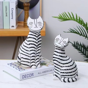 Ornements de <span class=keywords><strong>chat</strong></span> <span class=keywords><strong>nordique</strong></span> simple moderne noir blanc visage plat doux résine artisanale pour la décoration intérieure pour le salon couloir noël - Product Image 1