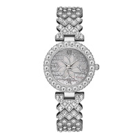 Montre à quartz de luxe pour femmes avec diamant petit cadran et bracelet montre à quartz en diamant créative montre à chaîne pour filles