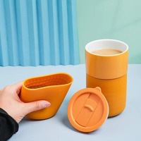 Vente en gros de tasses à café de voyage personnalisées en silicone de 360 ml avec couvercle en PP, gobelet en céramique portable