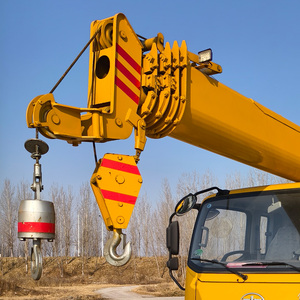 China Brands 8 Tonnen hochwertige Hebezeug baumaschinen die Schwerlast-LKW-Kranma chine zum Heben - Product Image 6