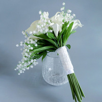 Pengantin Memegang Buket Bunga Simulasi Tinggi Pu Calla Lily, Anggrek Tulip Tetesan Air Air Terjun Bunga Genggam untuk Pernikahan