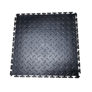 Sistema de Piso Interconectable de PVC Libre de Polvo con Juntas Sin Costuras para Plantas de Procesamiento y Empaquetado de Alimentos - Product Image 1