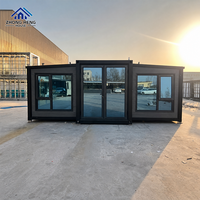 Maison préfabriquée moderne à double aile de 20, 30 ou 40 pieds avec entrée centrale en verre, maison conteneur modulaire résidentielle personnalisable